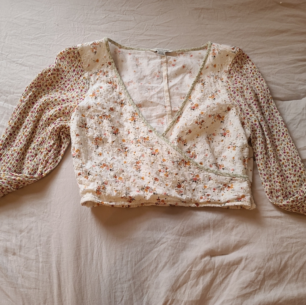 American Eagle Crop Shirt
